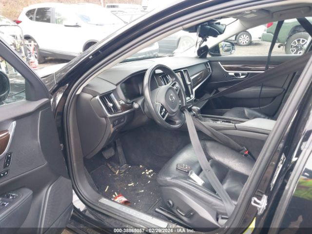 LVY982MK8JP032610 Volvo S90 T5 Momentum