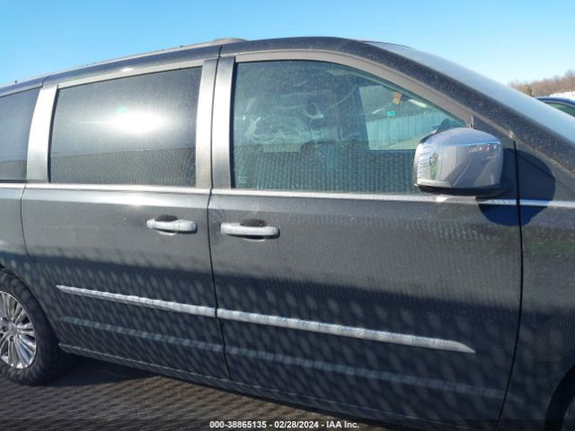 2C4RC1CG1GR135601 Chrysler Town & Country Touring-l Anniversary Edition