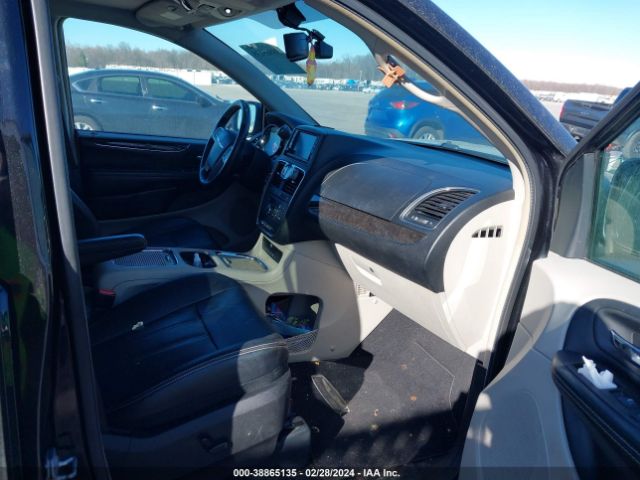 2C4RC1CG1GR135601 Chrysler Town & Country Touring-l Anniversary Edition