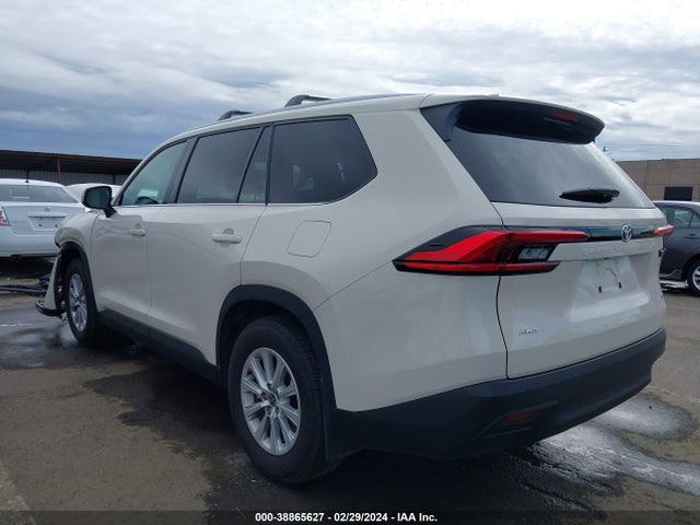 Toyota Grand Highlander Xle 2024 5TDAAAB52RS032801 Image 3