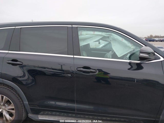 Toyota Highlander Le Plus V6 2015 5TDZKRFH6FS098119 Image 13