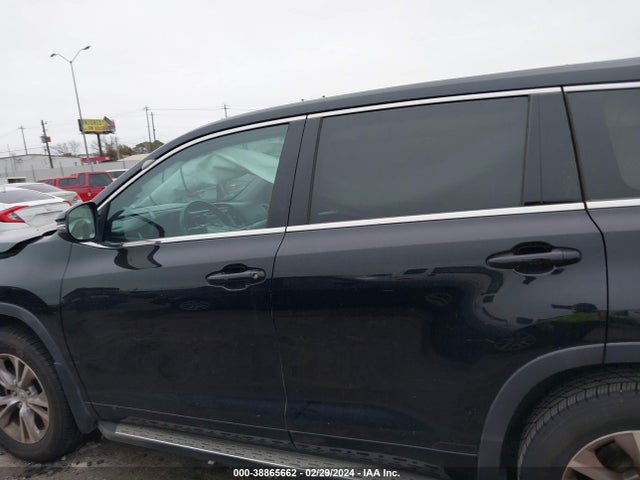 Toyota Highlander Le Plus V6 2015 5TDZKRFH6FS098119 Image 14