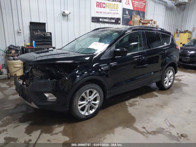 Ford ESCAPE SE 2018 1FMCU9GD0JUA91839 Image 2