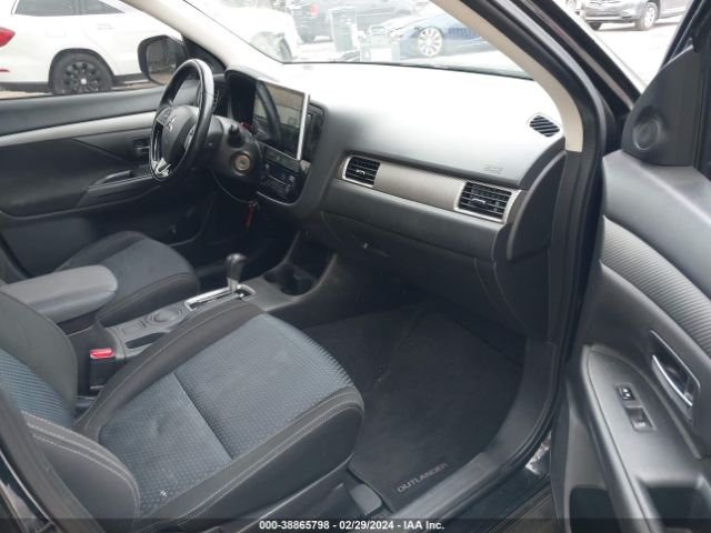 JA4AD2A35GZ019527 Mitsubishi Outlander Es