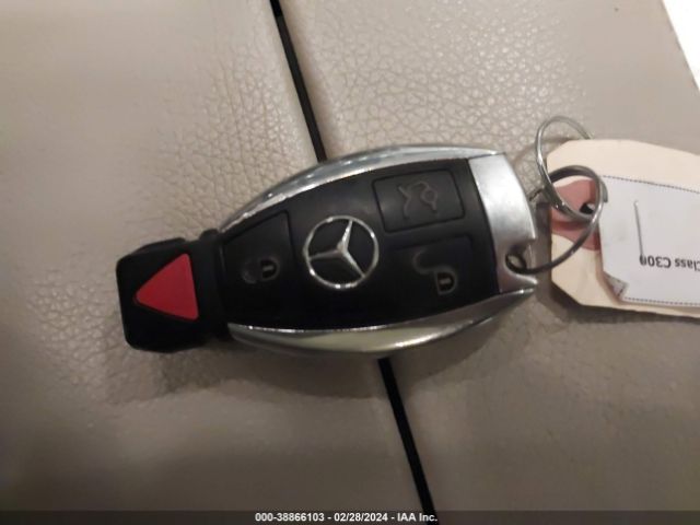 WDDWJ4KB9HF419668 Mercedes-Benz C 300 4matic