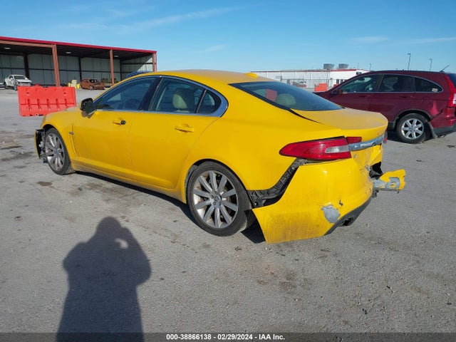 2010 JAGUAR XF SAJWA0FA8AHR54958 Photo 2