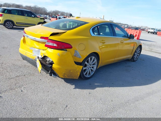 2010 JAGUAR XF SAJWA0FA8AHR54958 Photo 3