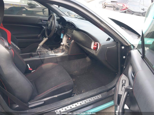 JF1ZNAA15E8705638 Scion FR-S