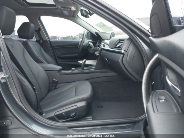 WBA3B1G51FNT03389 BMW 320i
