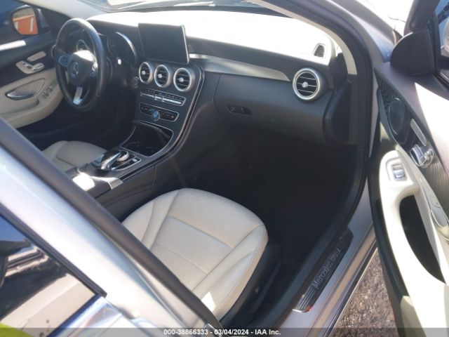 55SWF4JB5GU171305 Mercedes-Benz C 300 Luxury/sport