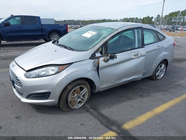 Ford FIESTA SE 2019 3FADP4BJ2KM113965 Image 2