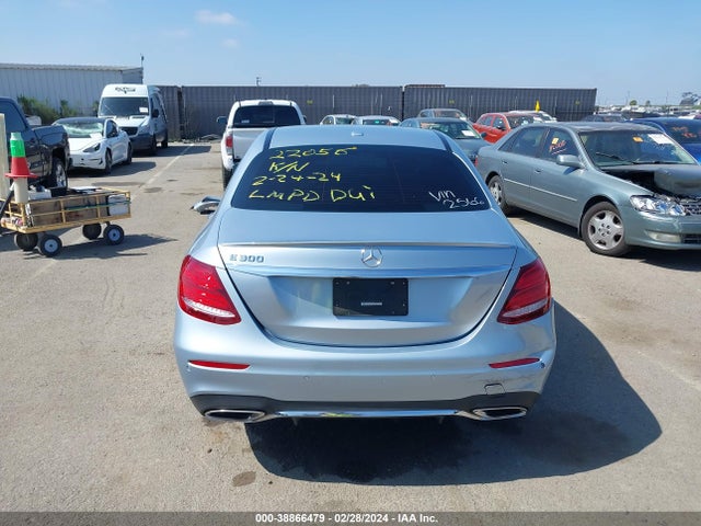 Mercedes-Benz E 300 2018 WDDZF4JB2JA442566 Image 17