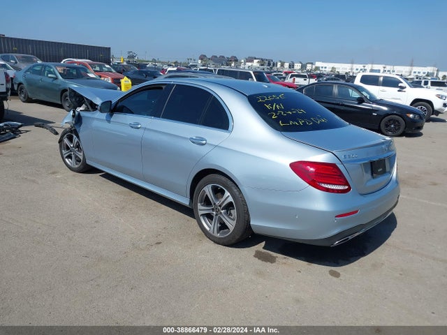 Mercedes-Benz E 300 2018 WDDZF4JB2JA442566 Image 3