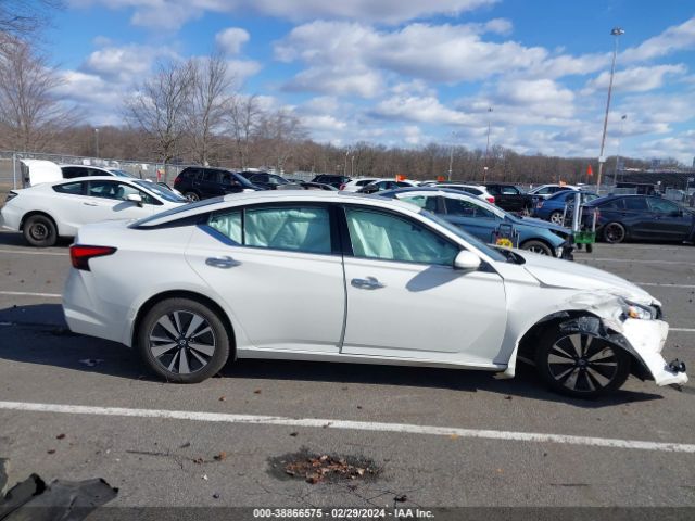 1N4BL4DW3LN300571 Nissan Altima Sv Intelligent Awd