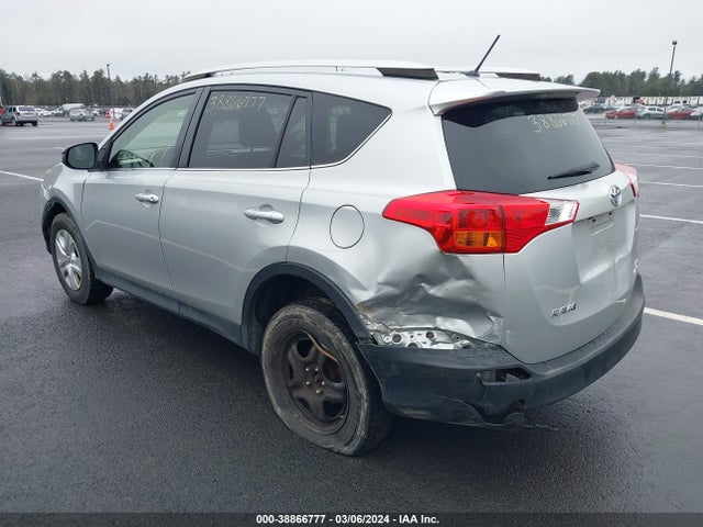 Toyota RAV4 LE 2015 JTMBFREV4FJ036552 Image 3