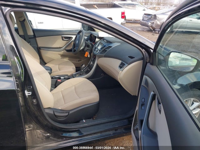 Продажа на аукционе авто 2016 Hyundai Elantra Se, vin: 5NPDH4AE3GH689539, номер лота: 38866944