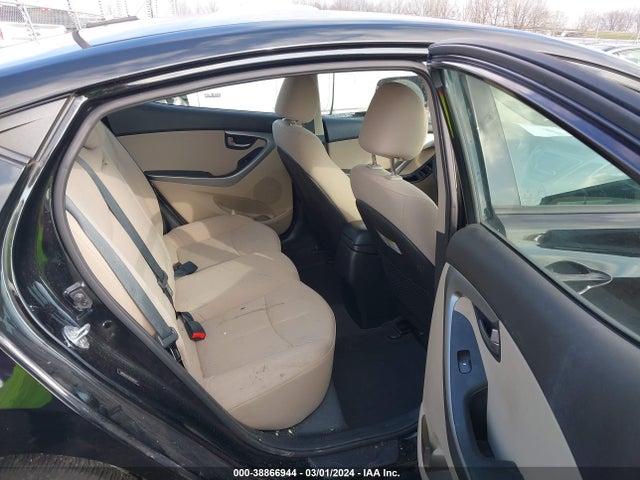 Продажа на аукционе авто 2016 Hyundai Elantra Se, vin: 5NPDH4AE3GH689539, номер лота: 38866944