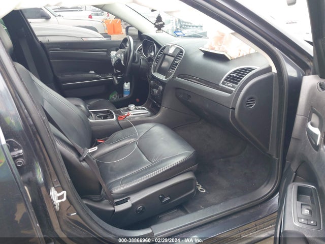Chrysler 300 Limited 2015 2C3CCAAGXFH792575 Image 5