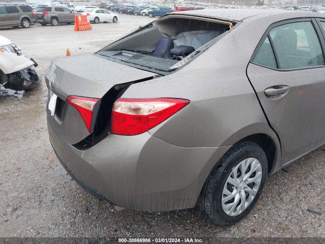 Toyota COROLLA LE 2017 5YFBURHE9HP581677 Image 18