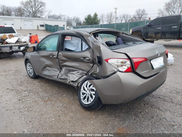 Toyota COROLLA LE 2017 5YFBURHE9HP581677 Image 3