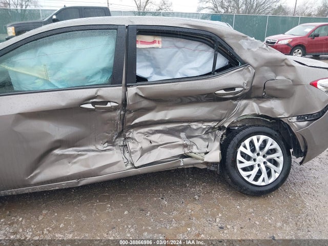 Toyota COROLLA LE 2017 5YFBURHE9HP581677 Image 6