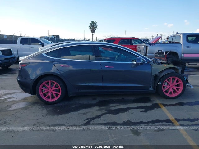 Tesla Model 3 Long Range/mid Range/standard Range/standard Range Plus 2019 5YJ3E1EA3KF332962 Image 14