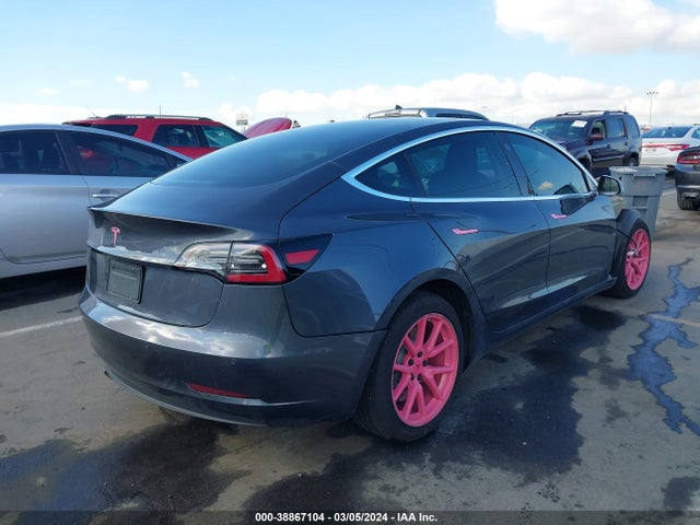 Tesla Model 3 Long Range/mid Range/standard Range/standard Range Plus 2019 5YJ3E1EA3KF332962 Image 4