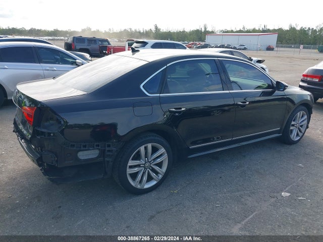 1VWCT7A37GC046842 Volkswagen Passat 1.8t Sel