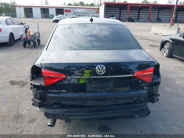 1VWCT7A37GC046842 Volkswagen Passat 1.8t Sel