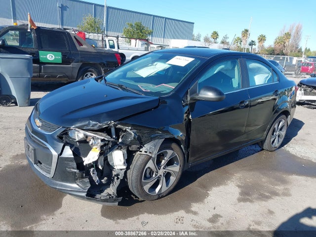 Chevrolet Sonic Premier Auto 2018 1G1JF5SB0J4105283 Image 2