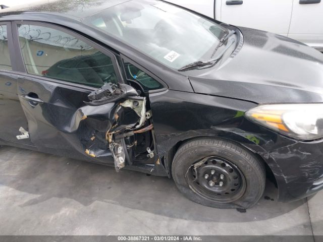 KNAFK4A65G5611215 KIA FORTE LX