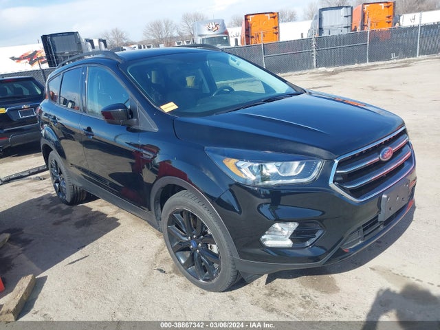 Ford ESCAPE SE 2018 1FMCU9GD9JUD59089 Image 1