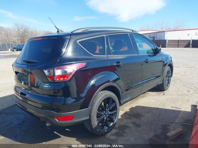 Ford ESCAPE SE 2018 1FMCU9GD9JUD59089 Image 4