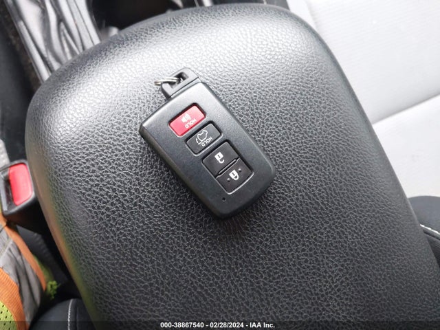 Toyota Rav4 Xle 2018 2T3RFREV5JW759528 Image 11