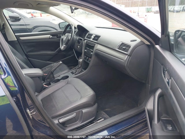 1VWAT7A39EC031361 Volkswagen Passat 1.8t Wolfsburg Edition