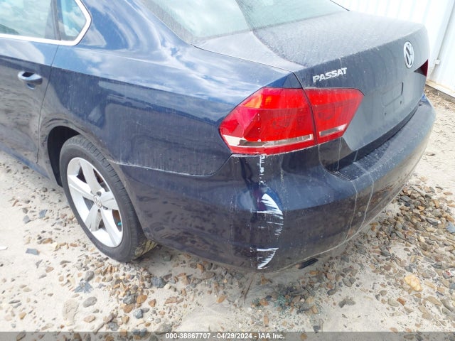 1VWAT7A39EC031361 Volkswagen Passat 1.8t Wolfsburg Edition