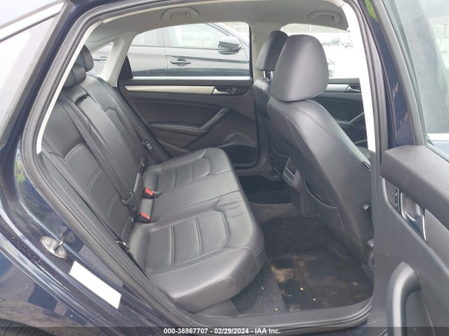 1VWAT7A39EC031361 Volkswagen Passat 1.8t Wolfsburg Edition