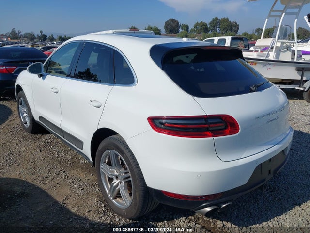2015 PORSCHE MACAN WP1AB2A56FLB60720 Photo 2