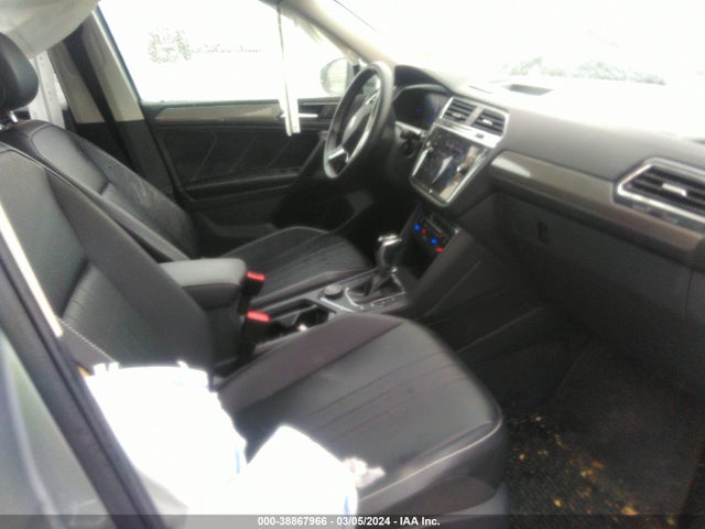 3VV2B7AX5NM126979 Volkswagen Tiguan 2.0t Se