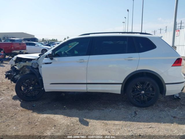 3VVCB7AXXNM132443 Volkswagen Tiguan 2.0t Se R-line Black