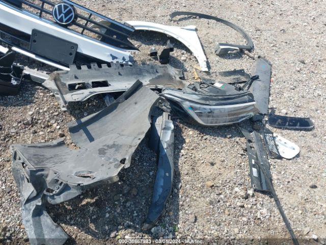 3VVCB7AXXNM132443 Volkswagen Tiguan 2.0t Se R-line Black