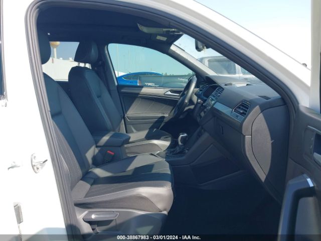 3VVCB7AXXNM132443 Volkswagen Tiguan 2.0t Se R-line Black