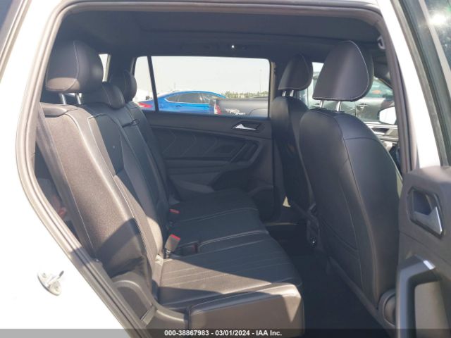 3VVCB7AXXNM132443 Volkswagen Tiguan 2.0t Se R-line Black