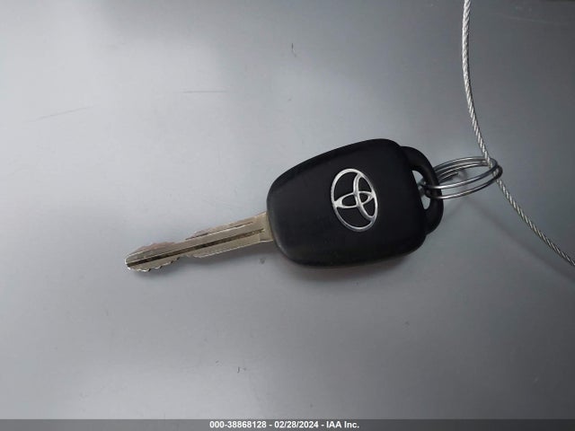 Toyota COROLLA LE 2018 5YFBURHE0JP815906 Image 11