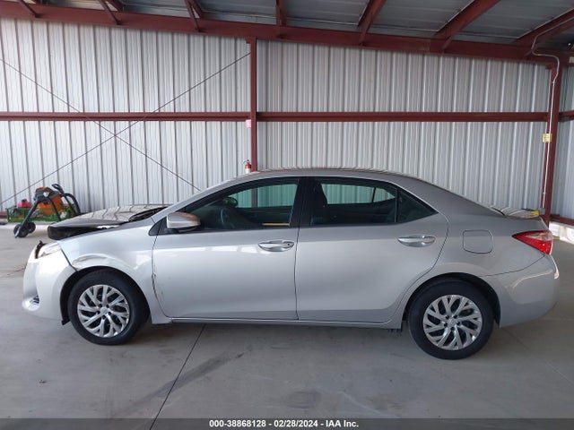 Toyota COROLLA LE 2018 5YFBURHE0JP815906 Image 14