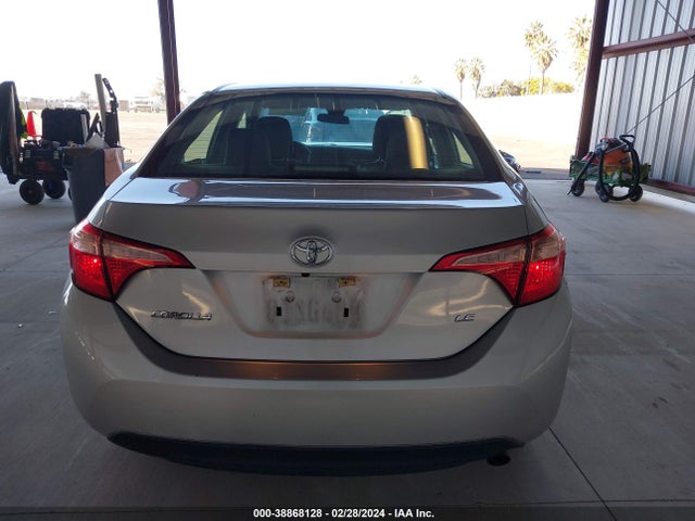 Toyota COROLLA LE 2018 5YFBURHE0JP815906 Image 16