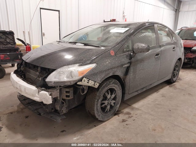 Toyota Prius Three 2015 JTDKN3DU0F1926197 Image 2
