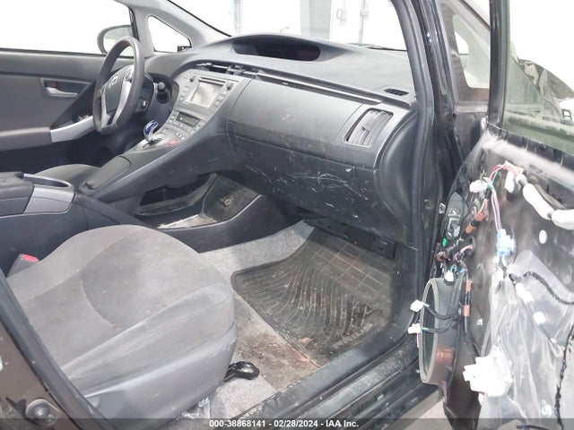 Toyota Prius Three 2015 JTDKN3DU0F1926197 Image 5