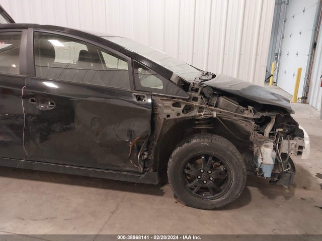 Toyota Prius Three 2015 JTDKN3DU0F1926197 Image 6