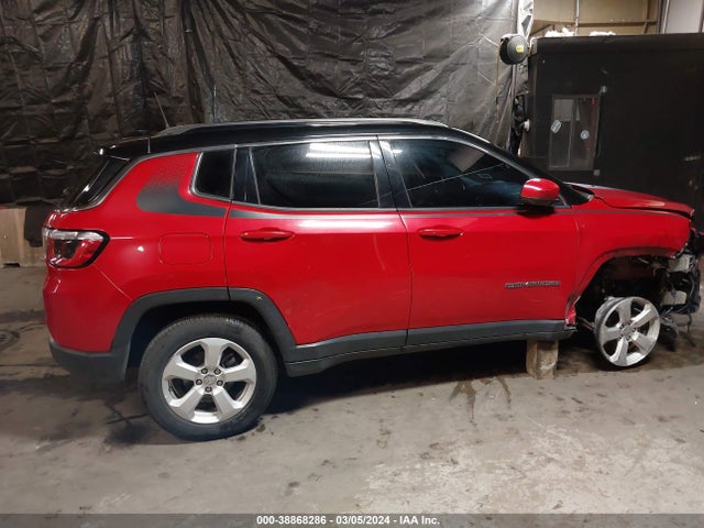 Jeep Compass Latitude 4x4 2018 3C4NJDBB4JT261547 Image 13